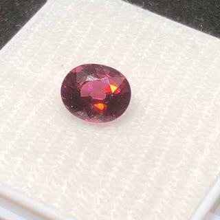 โรโดไลท์ การ์เน็ต (Rhodolite Garnet) นน 1.55กะรัต ขนาด 7x5x4.5 มม