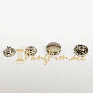 กระดุมแป๊ก กระดุมตอก กระดุมสแน๊ป VT5 (สีเงิน) ขนาด 12.5 มิลลิเมตร // แบ่งขาย 100 ชุด ( 4ชิ้นต่อชุด)