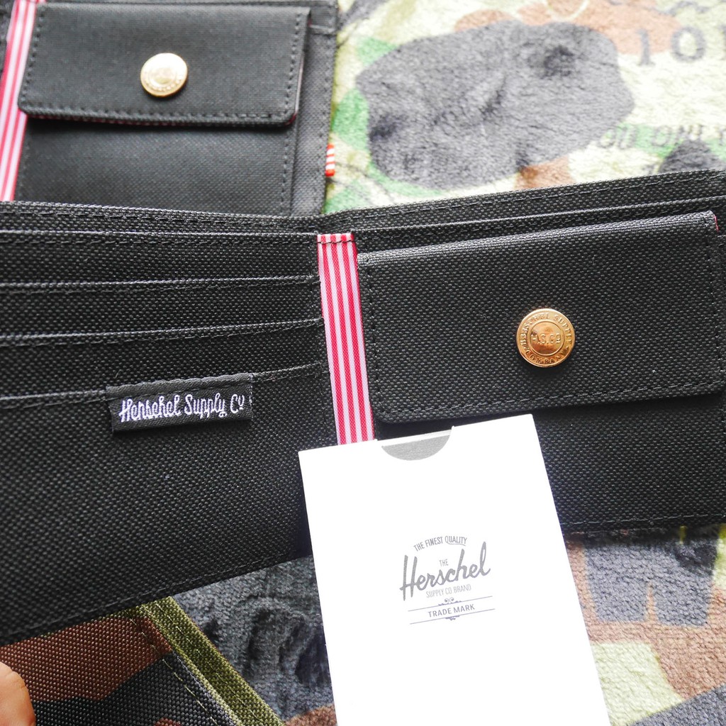 Herschel กระเป๋า2พับ+กล่อง+การ์ด+ช่องใส่เหรียญ รุ่นยอดนิยม มีหลายสีมากๆ