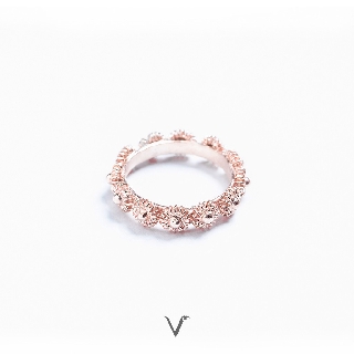 V by Sritavie แหวนพิกุลรอบวง สีพิงค์โกล์(Pink gold)