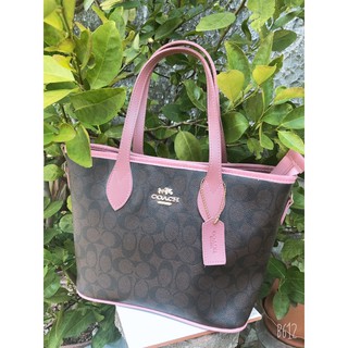 กระเป๋า coach ชอปปิ้ง