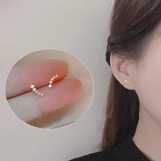 ต่างหูสตั๊ด เหล็กไทเทเนียม เงิน S925 ประดับเพชรคริสตัล สีทอง เรียบง่าย สไตล์เกาหลี เครื่องประดับแฟชั่น สําหรับผู้หญิง