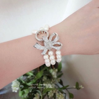 Pearl Bracelet สร้อยข้อมือมุก 3 แถว งานเกาหลี ตกแต่งด้วยเพชร CZ แท้ งานอย่างดีค่ะ งานสวยเป๊ะค่ะ