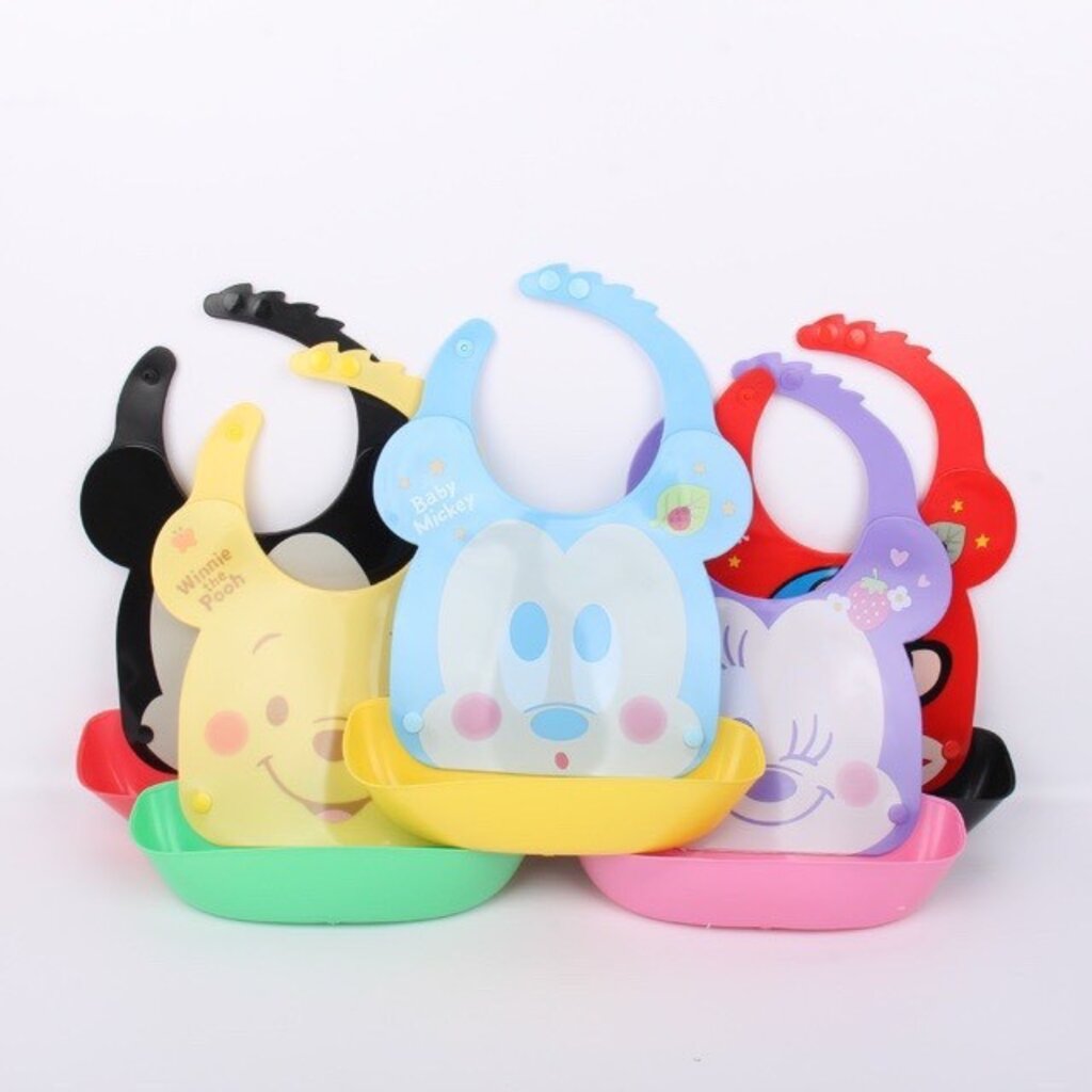 โล๊ะ!!!!! สินค้ามีตำหนิ ถาดกันเปื้อน พลาสติก disney mickey minnie pooh paul frank