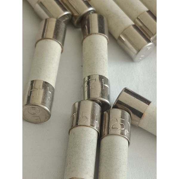 T5A H 250V FUSE 5A 250V T 5A H 250V ฟิวส์เซรามิกญี่ปุ่น 20มิล (แพ็ค10ตัว) FUSE สโลโบวฟิวส์ แบบขาดช้า