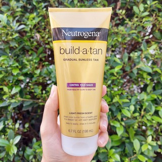 นูโทรจีนา โลชั่นทาผิวสีแทน Build-A-Tan Gradual Sunless Tan Lotion 198 ml (Neutrogena®)