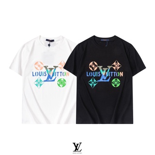 [S-5XL] เสื้อยืดแขนสั้น ผ้าฝ้าย พิมพ์ลายตัวอักษร L&amp;v ไล่โทนสี พลัสไซซ์ สําหรับผู้ชาย และผู้หญิง