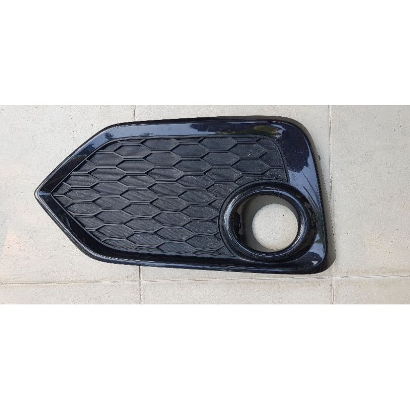 ครอบไฟตัดหมอก Civic fk 2016-2018 ของแท้ สภาพดี