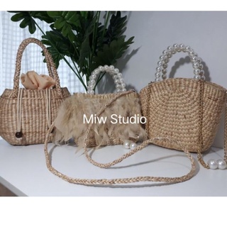 (พร้อมส่ง) กระเป๋าสาน งานแฮนด์เมด กระเป๋าวินเทจ มีขนนก สะพายข้าง