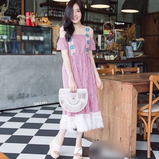 Maxxi Dress สายแต่งดอกไม้ (โค้ดช้อปฟรี 120 บาท)