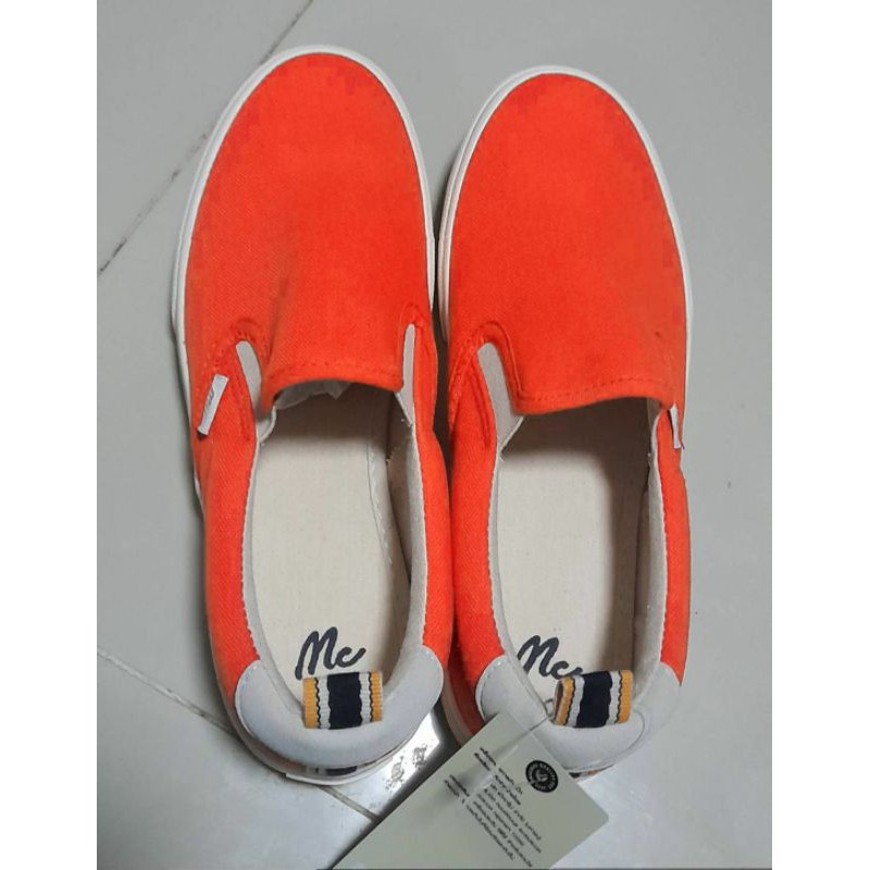 รองเท้า   สลิปออน แท้ 100% มือ 1 ลาย Monogram  มีกล่อง ป้าย ถุงผ้าให้ครบจ้า ราคาพิเศษๆๆ