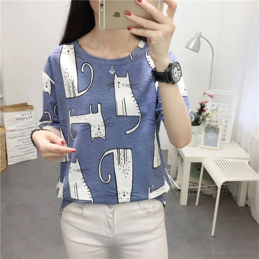 เสื้อยืดสตรีแขนสั้นคอกลม ลายดอกไม้ ลายขวาง thumbnail 3