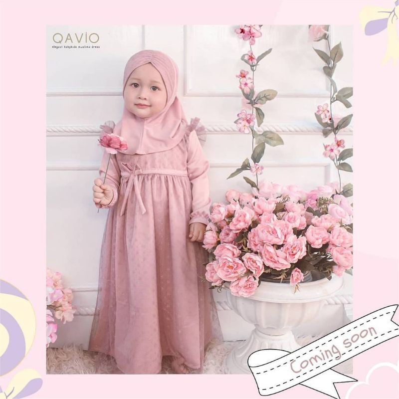 Qiara Qavio (Gamis Aja) รองเท้าผ้าใบไซส์ 2