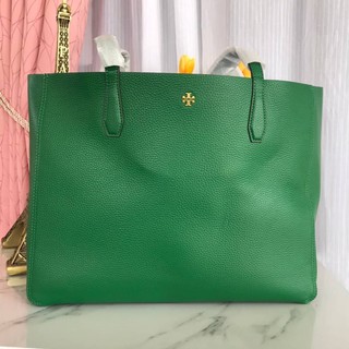 (ผ่อน0%) กระเป๋าสะพาย tory burch Blake Tote Emerald Stone/ Luna 67282 มีใบลูก ถอดได้ หนังแท้ สีเขียว