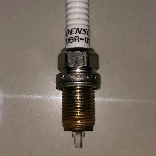 หัวเทียนใช้แล้ว Denso K16R-U11 12 หัว