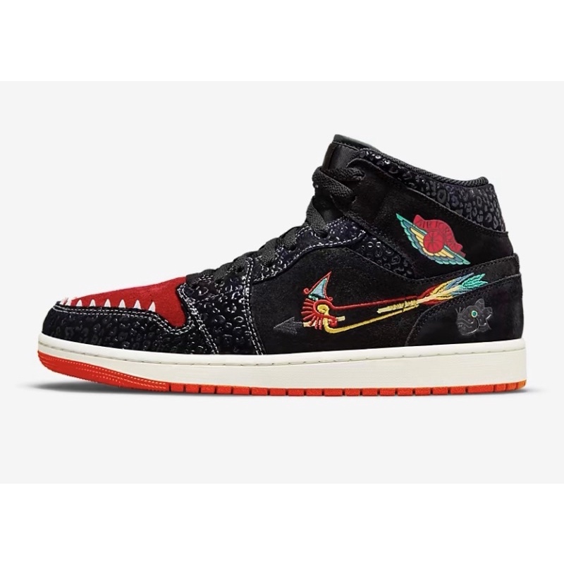 *พร้อมส่ง*แท้💯%Air Jordan 1 Mid SE BLACK/CHILE RED-SAIL NOIR/VOILE/ROUGE CHILI 8.5 US/42 EU/26.5 CM/