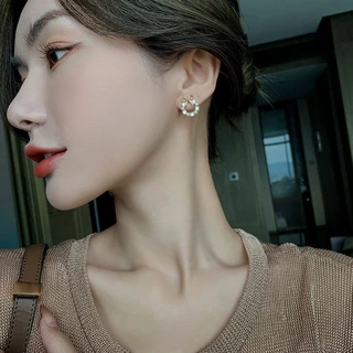 ต่างหูโบว์ประดับมุกสําหรับผู้หญิง