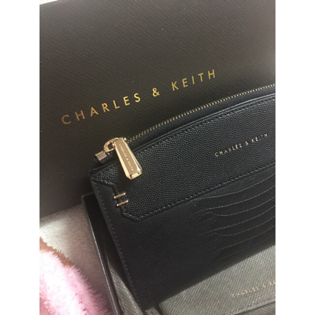 📌📌กระเป๋าเงิน Charles & Keith