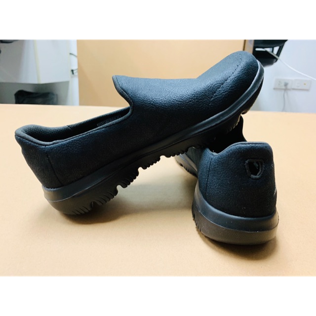 รองเท้าเพื่อสุขภาพ SKECHERS GOWALK evolution ultra-charmer สีดำ