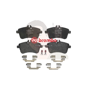 P50 057B ผ้าเบรก-F-แท้ BREMBO รุ่น Black : BENZ B-Class (W245) 170 180 200 04-&gt; การันตีคุณภาพมาตรฐานโดย " เครอป อะไหล...