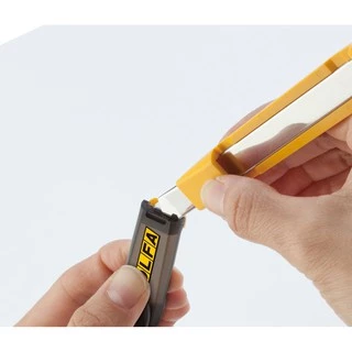 OLFA โอฟ่า รุ่น DA-1 มีดคัตเตอร์ขนาดเล็ก9มม.