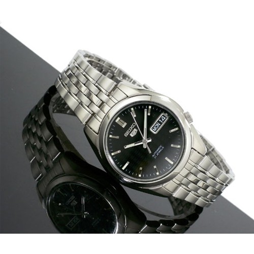 Seiko 5 Sport Automatic นาฬิกาข้อมือผู้ชาย สายแตนเลส สีเงิน  รุ่น SNK361K,SNK361K1