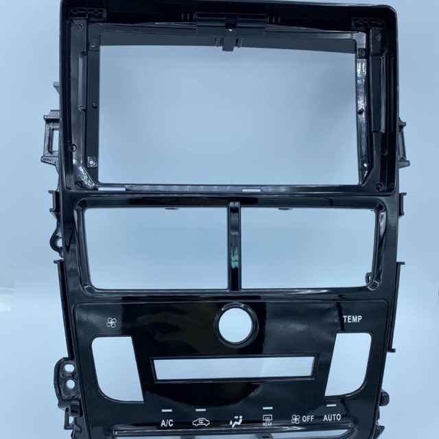 กรอบหน้าวิทยุจอแอนดรอยสำหรับใส่จอใหญ่9" ตรงรุ่นรถToyota Yaris Ativ (รุ่นแอร์ดิจิตอล/แอร์เต็ม)