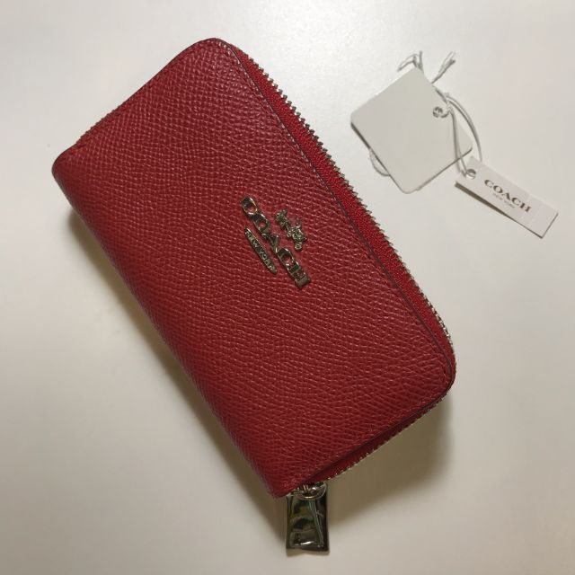 กระเป๋าสตางค์ COACH แบบซิปรอบ สีแดง (แท้100%) สภาพดี (95%) 3,000 บาท ส่งฟรี Kerry (ราคาเต็ม 3,500)