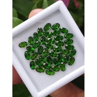 โครมไดออฟไซด์ จากรัสเซีย ( Chrome Diopside ) รูปทรงไข่ ขนาด 5x3 มิล พลอย พลอยแท้ พลอยเขียว อัญมณี ( 1 ชุด มี 8 เม็ด )