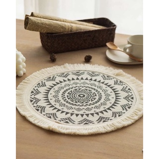 ที่รองจาน ทรงกลม ตกแต่งพู่คอตตอน Tassel Trim Round Placemat