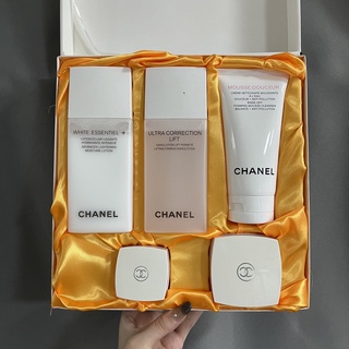 Chanel Whitening &amp; Moisturizing Skincare 5 Piece Set  Chanel เซตผลิตภัณฑ์ดูแลผิว ไวท์เทนนิ่ง ให้ความชุ่มชื้น 5 ชิ้น