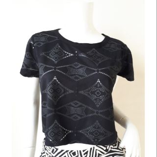 เสื้อครอปแฟชั่น ผ้ายืด สีดำ Size XL รอบอก 44 นิ้วค่ะ