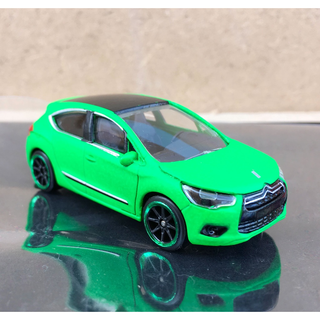 Majorette Citroen DS4 - Neon Green Color - Black Roof /Wheels 8SBGL /scale 1/64 (3 inches) no Package