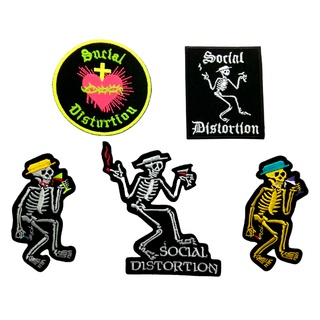 Social Distortion ตัวรีดติดเสื้อ หมวก กระเป๋า แจ๊คเก็ตยีนส์ Hipster Embroidered Iron on Patch  DIY