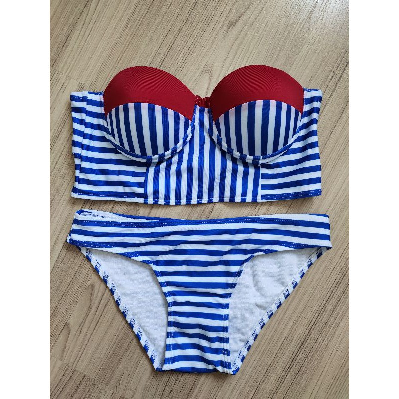 ส่งต่อชุดว่ายน้ำ เกาะอก size S ราคา 60 บาท มือ1 (สีตกจากโรงงาน)