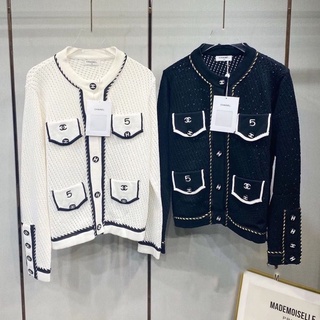 Chanel 5 ผ้าดีม๊าก คาดิแกน เสื้อไหมพรม ชาแนล ตัดขอบ กระดุมปั้ม งานทอนิ่ม มีน้ำหนัก สวยมาก เสื้อคลุม