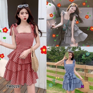 👗Pfashion [ส่งไว!!🚛] P9228 Dress เดรสสายเดี่ยว กระโปรงระบาย ลายสก๊อต  Dress One-shoulder dress, ruffle skirt,