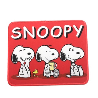 SNOOPY R แผ่นรองเม้าส์ แผ่นรองเมาส์ เมาส์ สี่เหลี่ยม ลาย SNOOPY RED ขนาด 21 x 26 cm สวยงาม น่าใช้งาน งานสวย งานดี PMYL