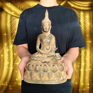 สมเด็จพระศรีศากยะ ขุดพบใต้ต้นโพธิ์วัดบวร (กว้าง7นิ้ว สูง10นิ้ว)เป็นพระพุทธรูปเนื้อโลหะสำริดสภาพเก่าแก่ตามกาลเวลา มีเทวดา