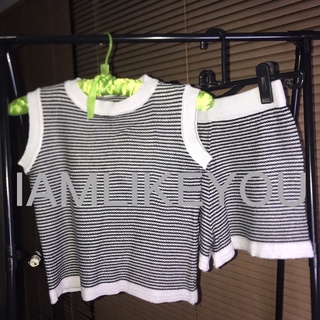 (สาวไซส์S-Mใส่ได้) ชุดเซ็ท ชุดเซ็ต เสื้อแขนกุด + กางเกงขาสั้น ผ้าถักคล้ายไหมพรมยืดๆใส่สบาย ลายทาง ชุดเซ็ท2ชิ้น