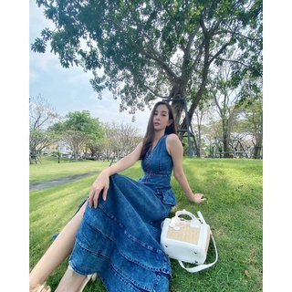 สาวๆ ทีเลิฟงานยีนส์ต้องกรี๊ดกับเดรสยีนส์รุ่นนี้แน่นอน ดีไซน์สวยลงตัว 💯