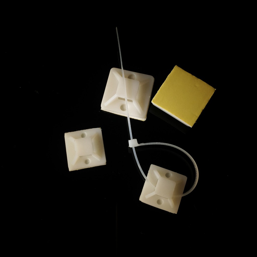 ตัวยึดสายผูก ขนาด 20X20 mm ติดกับผนังแล้วผูกยีดด้วยเคเบิลไทล์ 10 ชิ้น Cable tie mounts