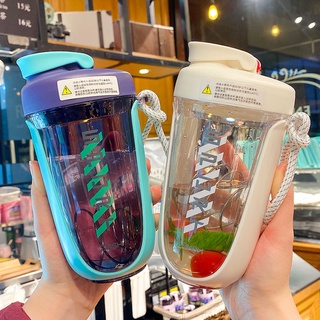 ใหม่ในปี 2022จัดส่งทันที Blender Shaker ขวด  ฟิตเนสโปรตีนผงถ้วย Bpa ฟรีคุณภาพสูงขวดน้ำอะคริลิคฤดูร้อนกลางแจ้ง 590mlMug ถ