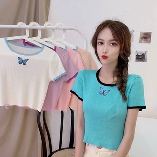 hohoshop  เสื้อครอปไหมพรมคอกลมแขนสั้นลายผีเสื้อคิ้วๆ 8246