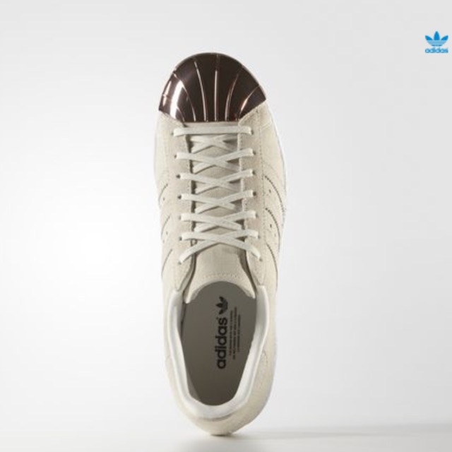 [4,290 เหลือ 3,290] ใส่โค้ด "BAAP" ลด100.- Adidas superstar 80s metal-toe shoes