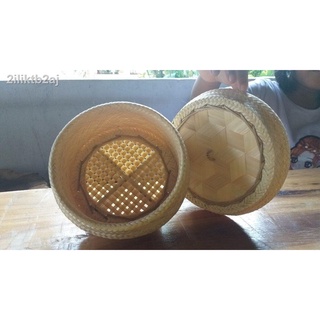 ที่นึ่งข้าวเหนียวในหม้อหุงข้าวมีฝาปิด ขนาด กว้าง 5 นิ้ว สูง 5 นิ้ว ขนาด 1-1.5 ลิตร นึ่งข้าวเหนียวนึ่งได้ 500 กรัมมวยซิ่ง