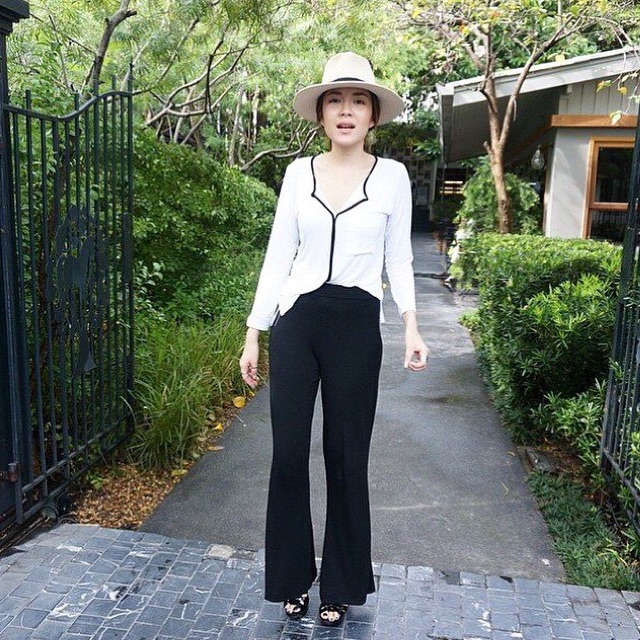 เสื้อสีขาว tshoppp