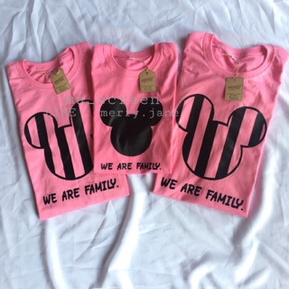 เสื้อครอบครัว แจ้งสีทางแชท (sz.เด็ก-3XL) we are family #1 เปลี่ยนสีเสื้อได้