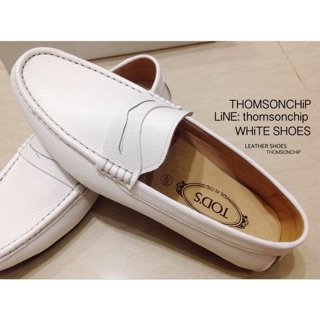 Leather White Shoes รองเท้าหนังลายลิ้นจี่ สีขาว