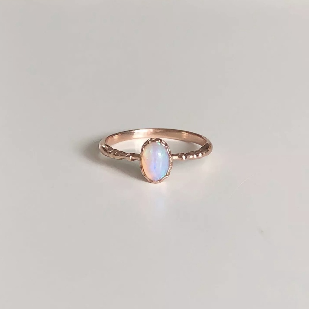 ( โค้ด DMEBK ลด 120.-) Winterwinter Jewelry Silver925 : เครื่องประดับเงินแท้ เงินแท้925 แหวนหัวใจ หินโอปอล์ (opal 6x4mm)